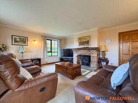 3 bedroom Detached bungalow for sale in The Paddocks, Stapleford, LN6