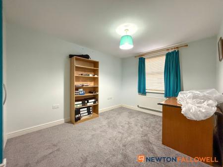 5 bedroom Detached house for sale in Pond Close, Fernwood, NG24