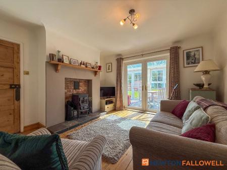 3 bedroom Semi-detached house for sale in Stragglethorpe, Lincoln, LN5