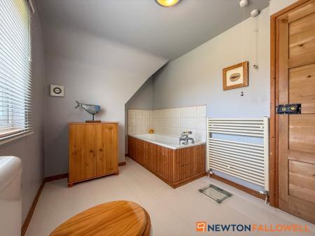 3 bedroom Semi-detached house for sale in Stragglethorpe, Lincoln, LN5