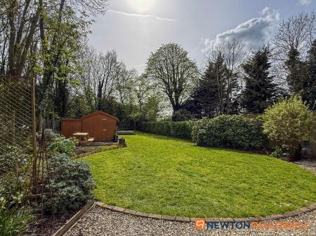 3 bedroom Semi-detached house for sale in Stragglethorpe, Lincoln, LN5