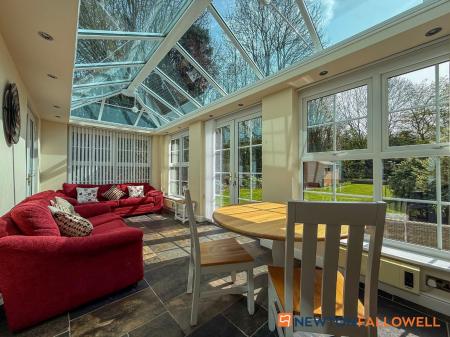 3 bedroom Semi-detached house for sale in Stragglethorpe, Lincoln, LN5