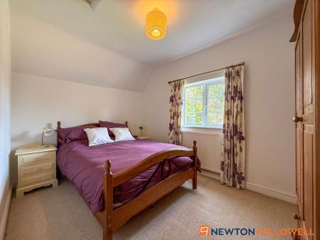 3 bedroom Semi-detached house for sale in Stragglethorpe, Lincoln, LN5