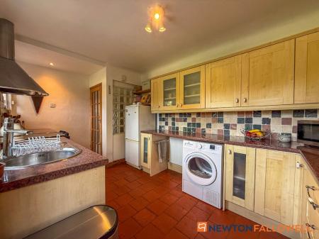 3 bedroom Semi-detached house for sale in Stragglethorpe, Lincoln, LN5