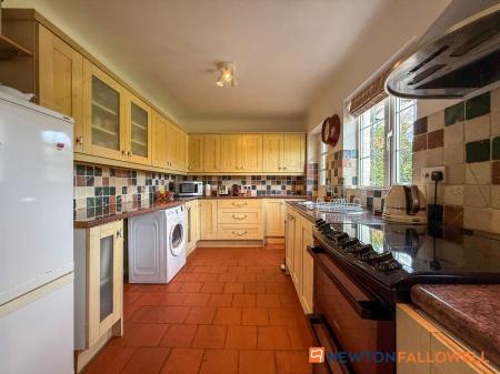 3 bedroom Semi-detached house for sale in Stragglethorpe, Lincoln, LN5