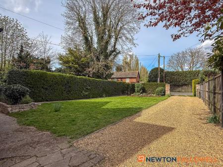 3 bedroom Semi-detached house for sale in Stragglethorpe, Lincoln, LN5