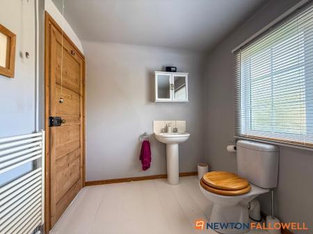 3 bedroom Semi-detached house for sale in Stragglethorpe, Lincoln, LN5