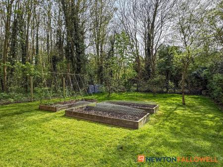 3 bedroom Semi-detached house for sale in Stragglethorpe, Lincoln, LN5