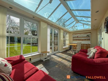3 bedroom Semi-detached house for sale in Stragglethorpe, Lincoln, LN5