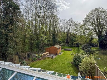 3 bedroom Semi-detached house for sale in Stragglethorpe, Lincoln, LN5