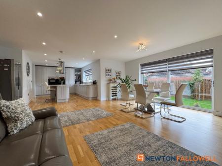 3 bedroom Detached bungalow for sale in Dorner Avenue, Newark, NG24