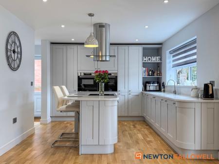 3 bedroom Detached bungalow for sale in Dorner Avenue, Newark, NG24