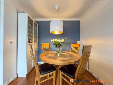 3 bedroom Town house for sale in Cludd Avenue, Newark, NG24