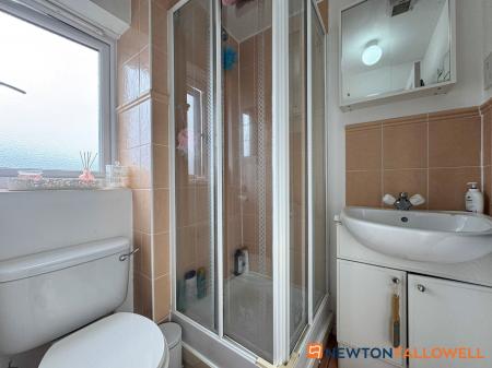 3 bedroom Town house for sale in Cludd Avenue, Newark, NG24