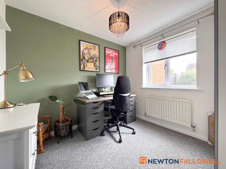 3 bedroom Town house for sale in Cludd Avenue, Newark, NG24