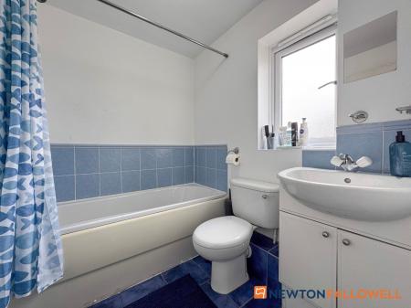 3 bedroom Town house for sale in Cludd Avenue, Newark, NG24