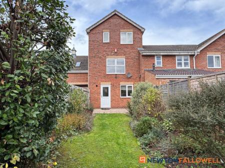 3 bedroom Town house for sale in Cludd Avenue, Newark, NG24