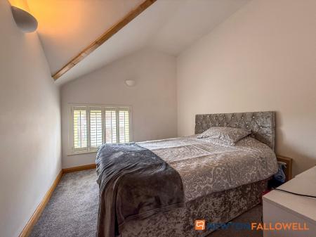 4 bedroom End of terrace house for sale in High Street, Collingham, NG23