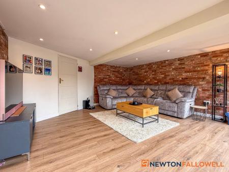 4 bedroom End of terrace house for sale in High Street, Collingham, NG23
