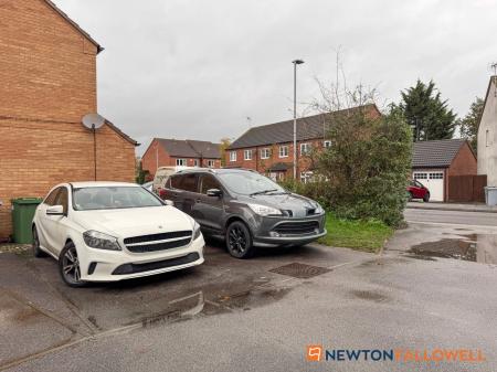 3 bedroom Terraced House for sale in Emmendingen Avenue, Newark, NG24