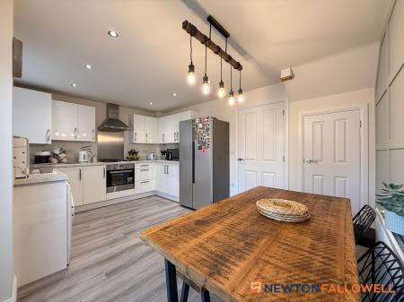 3 bedroom Semi-detached house for sale in Halifax Road, Fernwood, NG24