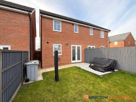 3 bedroom Semi-detached house for sale in Halifax Road, Fernwood, NG24
