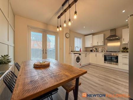 3 bedroom Semi-detached house for sale in Halifax Road, Fernwood, NG24