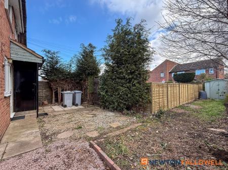 1 bedroom Terraced House for sale in Willow Road, Balderton, NG24