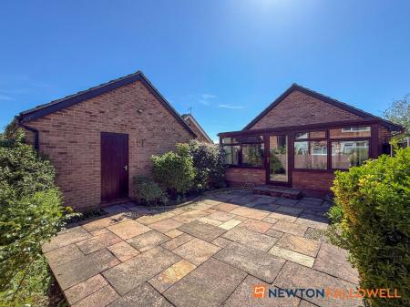 2 bedroom Detached bungalow for sale in Fell Croft, Farndon, NG24