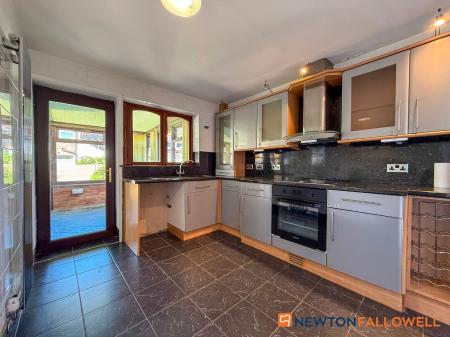 2 bedroom Detached bungalow for sale in Fell Croft, Farndon, NG24