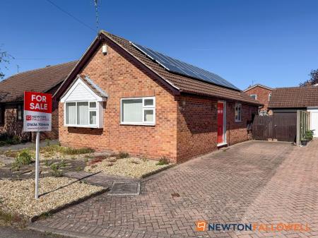 2 bedroom Detached bungalow for sale in Fell Croft, Farndon, NG24