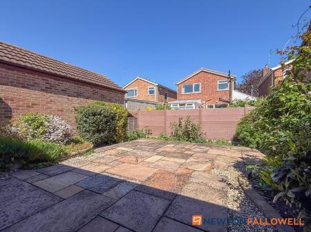 2 bedroom Detached bungalow for sale in Fell Croft, Farndon, NG24