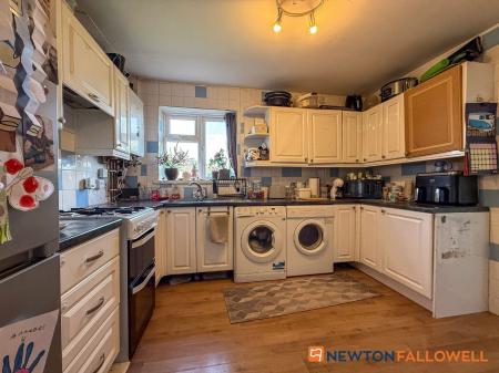 3 bedroom Semi-detached house for sale in Trinity Road, Newark, NG24