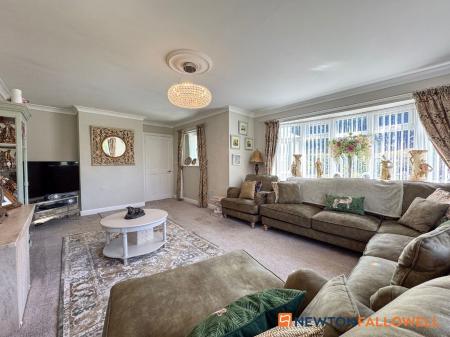 4 bedroom Detached bungalow for sale in New Lane, Girton, NG23