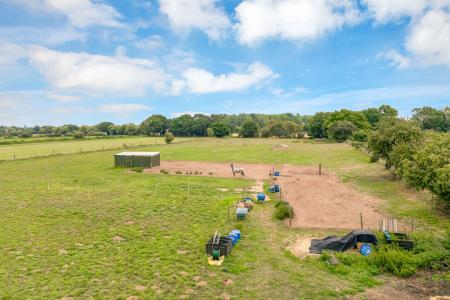 4 bedroom Detached bungalow for sale in New Lane, Girton, NG23