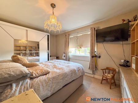 4 bedroom Detached bungalow for sale in New Lane, Girton, NG23
