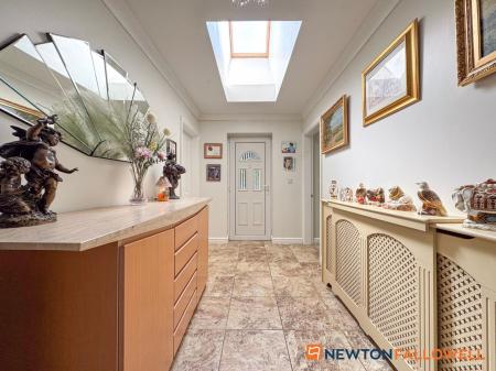 4 bedroom Detached bungalow for sale in New Lane, Girton, NG23