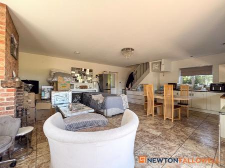 4 bedroom Detached bungalow for sale in New Lane, Girton, NG23