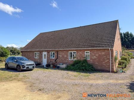 4 bedroom Detached bungalow for sale in New Lane, Girton, NG23