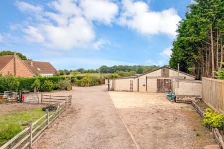 4 bedroom Detached bungalow for sale in New Lane, Girton, NG23