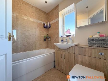 3 bedroom Terraced House for sale in Cludd Avenue, Newark, NG24