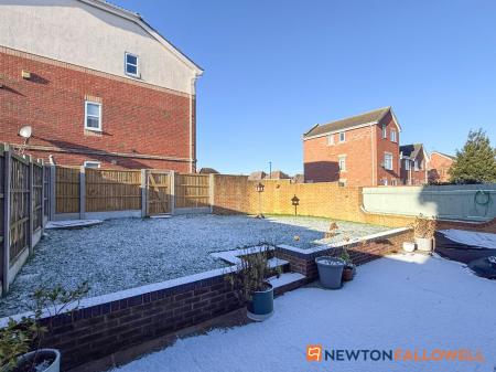 3 bedroom Terraced House for sale in Cludd Avenue, Newark, NG24