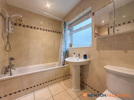 3 bedroom Semi-detached house for sale in Winthorpe Road, Newark, NG24