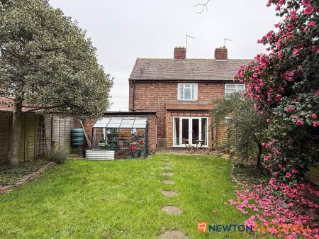 3 bedroom Semi-detached house for sale in Winthorpe Road, Newark, NG24