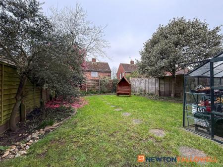 3 bedroom Semi-detached house for sale in Winthorpe Road, Newark, NG24