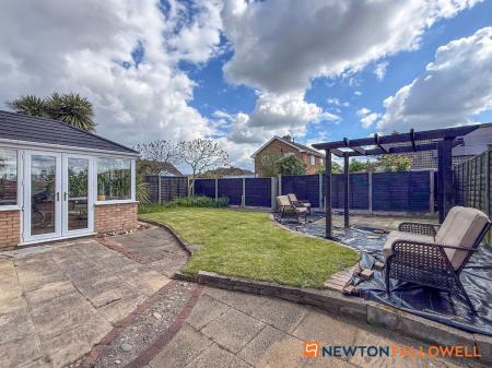 3 bedroom Detached house for sale in Valley Prospect, Newark, NG24