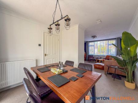 3 bedroom Detached house for sale in Valley Prospect, Newark, NG24