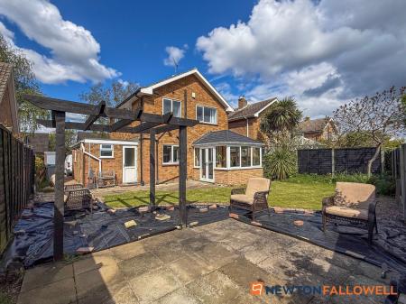 3 bedroom Detached house for sale in Valley Prospect, Newark, NG24