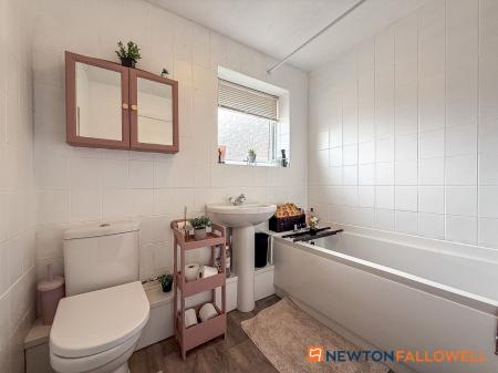 4 bedroom Detached house for sale in Hine Avenue, Newark, NG24