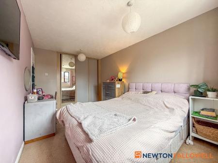 4 bedroom Detached house for sale in Hine Avenue, Newark, NG24
